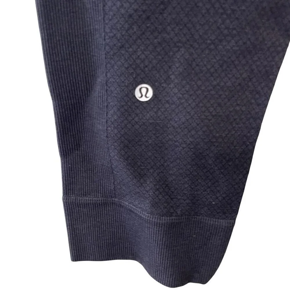 Lululemon Cropped Seamless Leggings Blue Size 4 Stretchy Athletic Gym Yoga